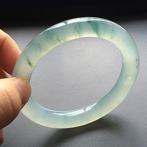 (超值推荐)冰种晴水略飘花圆条手镯(57.3mm)