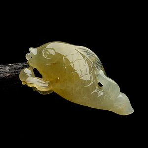（超值推荐）糯冰种黄翡略飘花小鱼挂件