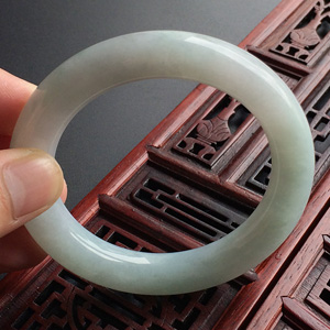(超值推荐)糯冰种晴水圆条手镯(52.8mm)