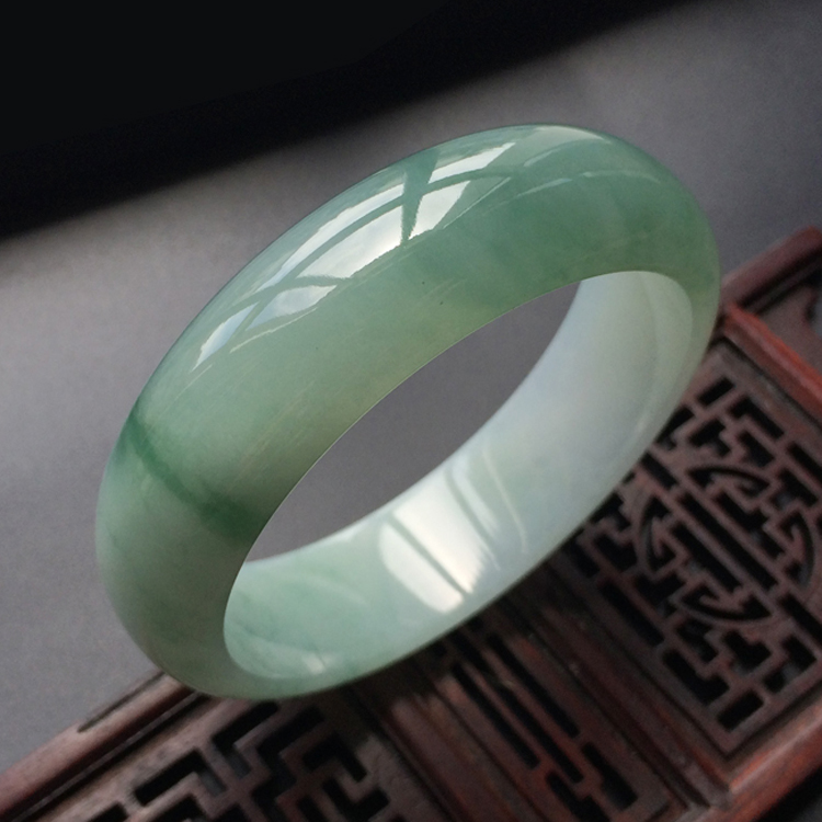 (超值推荐)糯冰种飘花手镯(60.7mm)