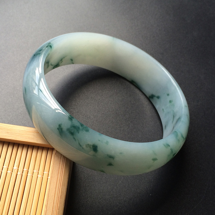 (超值推荐)糯冰种飘花手镯(62mm)