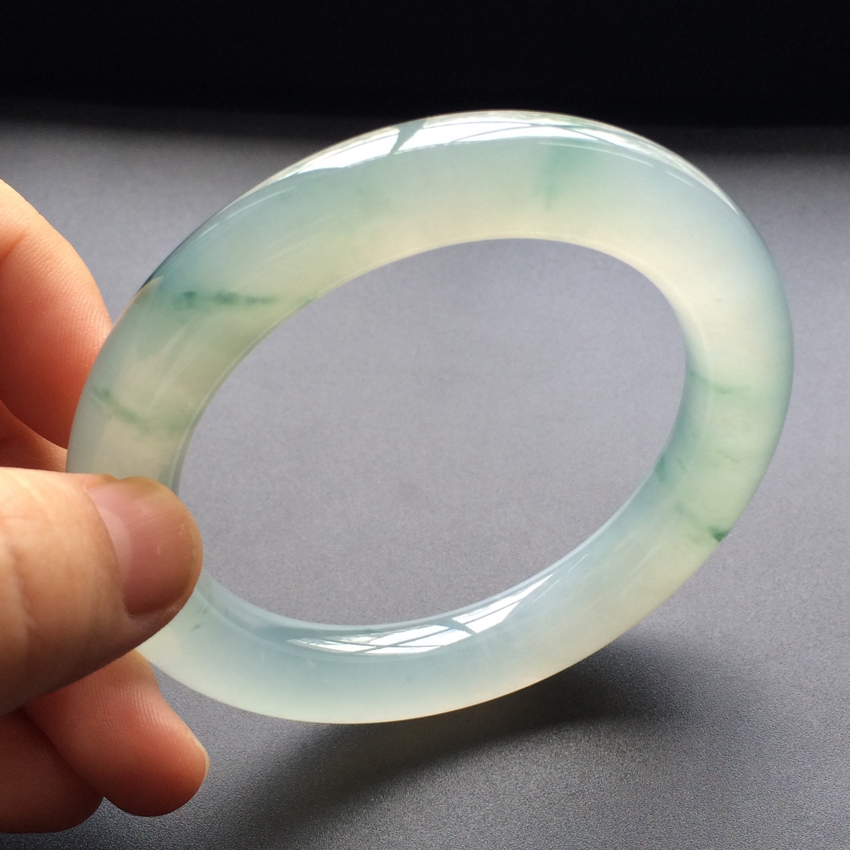 (超值推荐)冰种飘花圆条手镯(57.2mm)