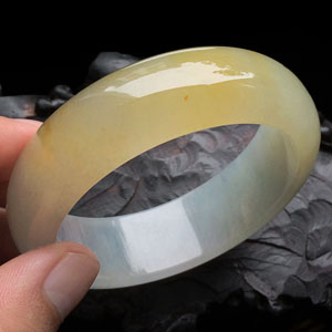 (超值推荐)糯冰种黄翡手镯(56.5mm)
