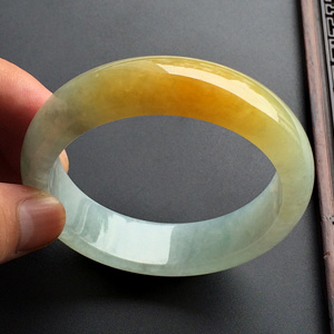 糯冰种黄翡手镯(55.1mm)