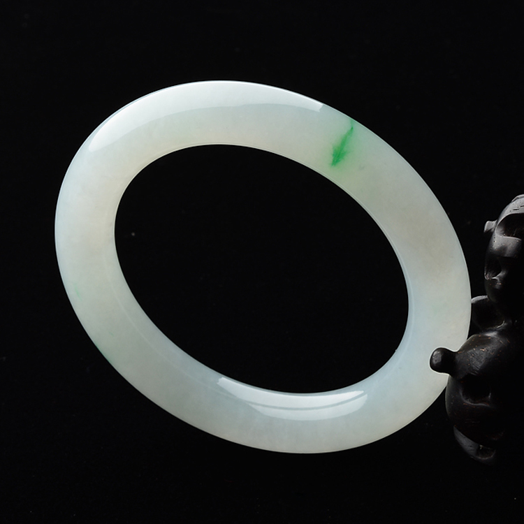 (超值推荐)糯冰种略飘翠圆条手镯(54.6mm)