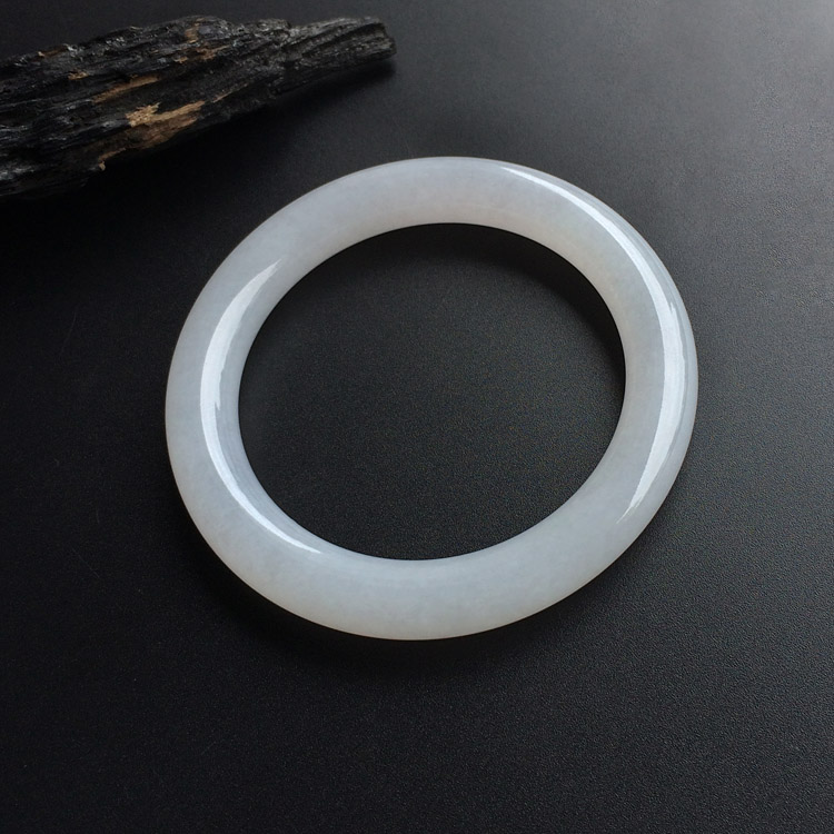 (超值推荐)糯冰种淡晴水圆条手镯(56.6mm)