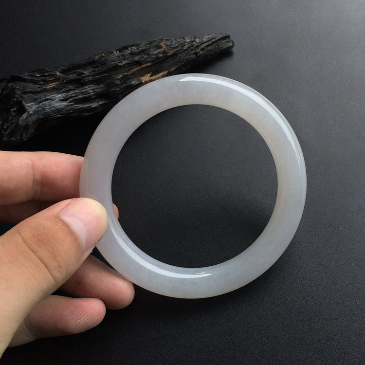(超值推荐)糯冰种淡晴水圆条手镯(56.6mm)