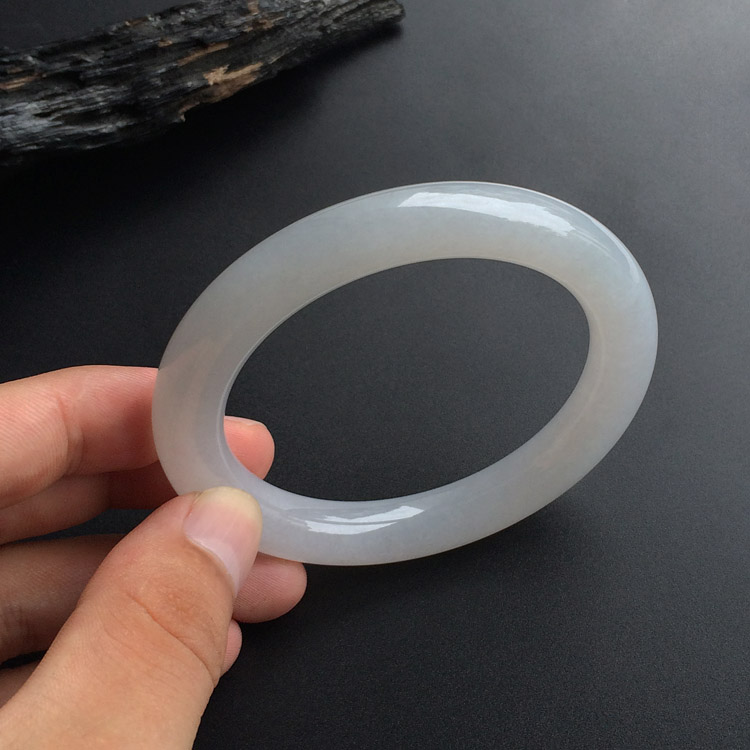 (超值推荐)糯冰种淡晴水圆条手镯(56.6mm)