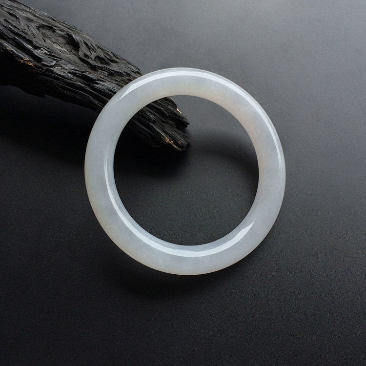 (超值推荐)糯冰种淡晴水圆条手镯(56.6mm)