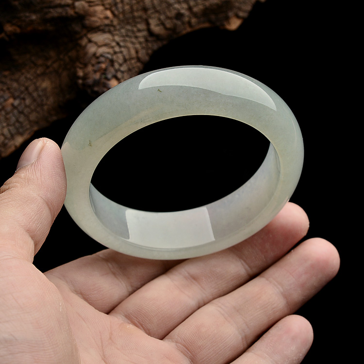 （超值推荐）糯冰种晴水手镯（56.2mm）