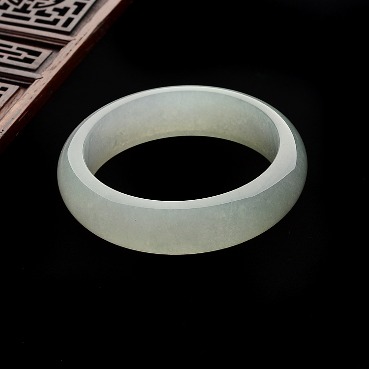 （超值推荐）糯冰种晴水手镯（56.2mm）