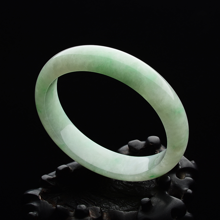 (超值推荐)糯冰种晴水略飘翠手镯(56.2mm)