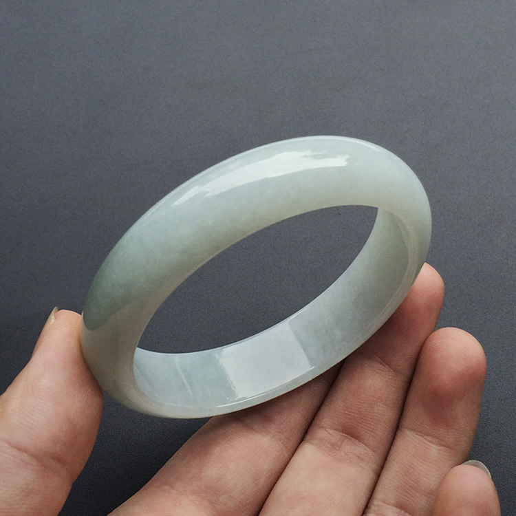 (超值推荐)糯冰种晴水手镯(58.1mm)