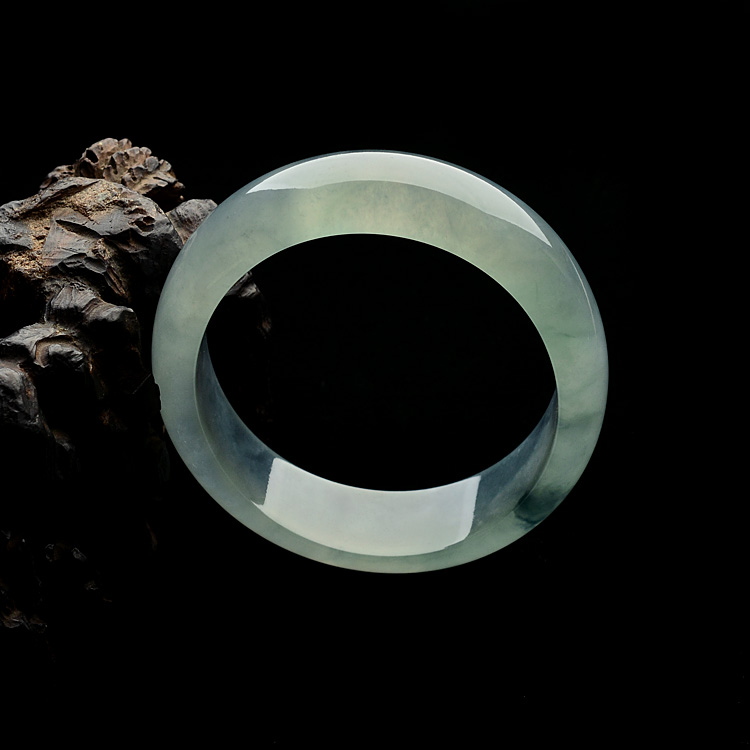 冰种飘花贵妃镯（59.3-51.8mm）