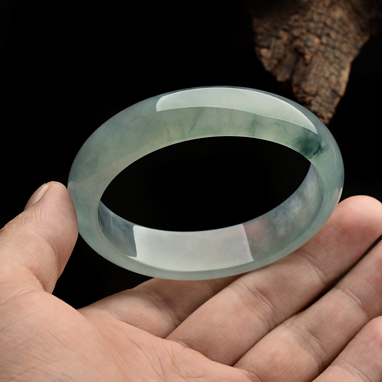 冰种飘花贵妃镯（59.3-51.8mm）
