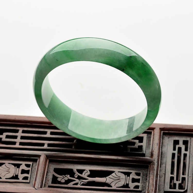 （超值推荐）糯冰种翠色手镯（57.6mm）