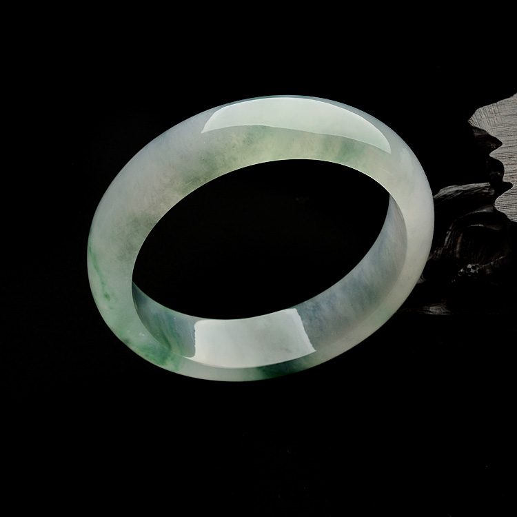 （超值推荐）冰种飘绿花手镯（59.5mm）