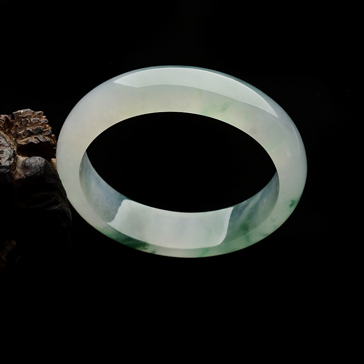 （超值推荐）冰种飘绿花手镯（59.5mm）