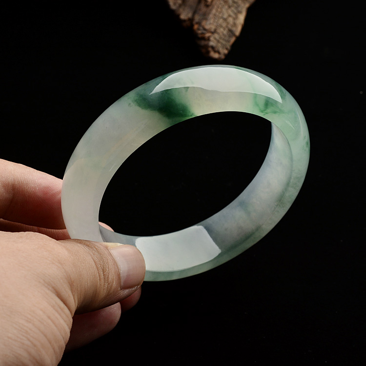 （超值推荐）冰种飘绿花手镯（59.5mm）