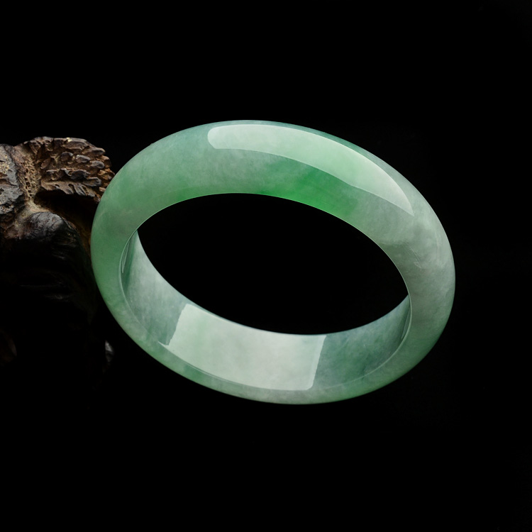 （超值推荐）糯冰种翠色手镯（56.1mm）