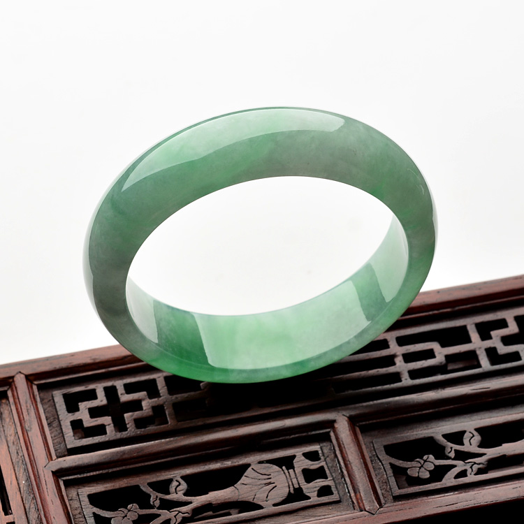 （超值推荐）糯冰种翠色手镯（56.1mm）