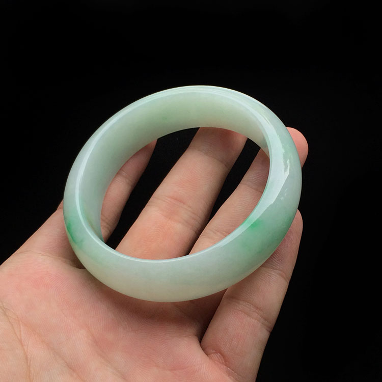 (超值推荐)糯冰种飘翠手镯(58.3mm)