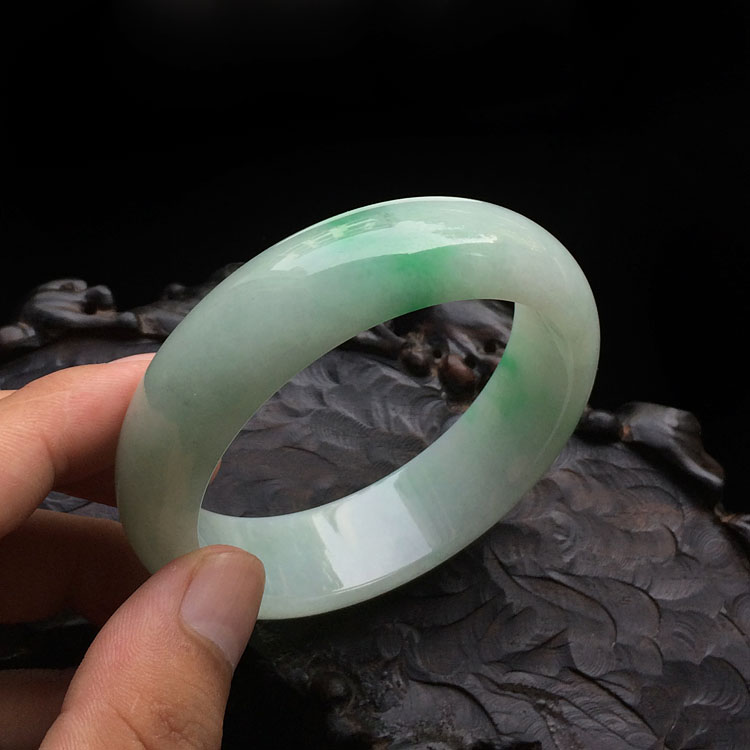 (超值推荐)糯冰种飘翠手镯(58.3mm)