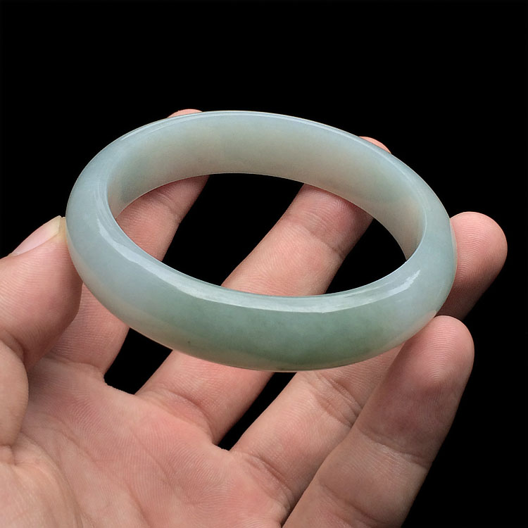 (超值推荐)糯冰种晴水手镯(58.2mm)
