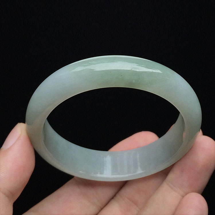 (超值推荐)糯冰种晴水手镯(58.2mm)