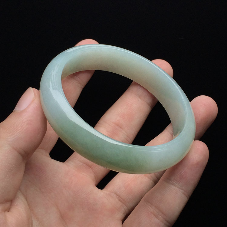 (超值推荐)糯冰种晴水手镯(58.2mm)