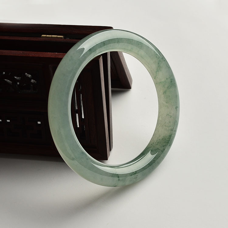 (超值推荐)糯冰种飘花圆条手镯(58mm)