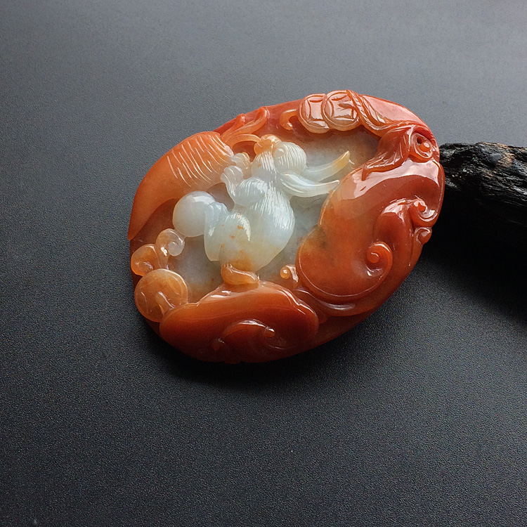 糯冰种红黄翡飘花玉兔挂件