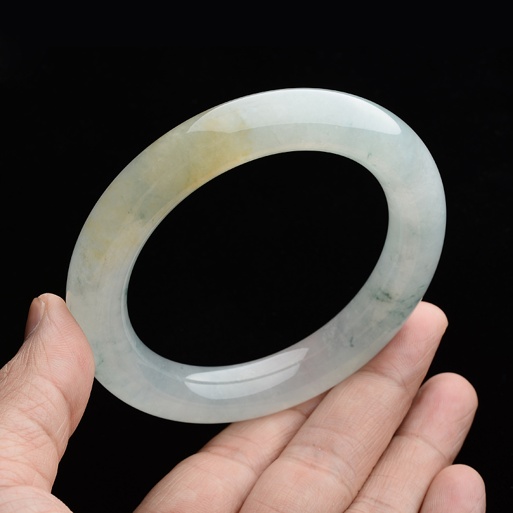 (超值推荐)糯冰种飘花略带黄翡圆条手镯(58.1mm)