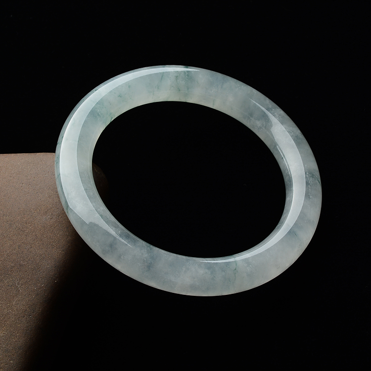 (超值推荐)糯冰种飘花圆条手镯(56.6mm)