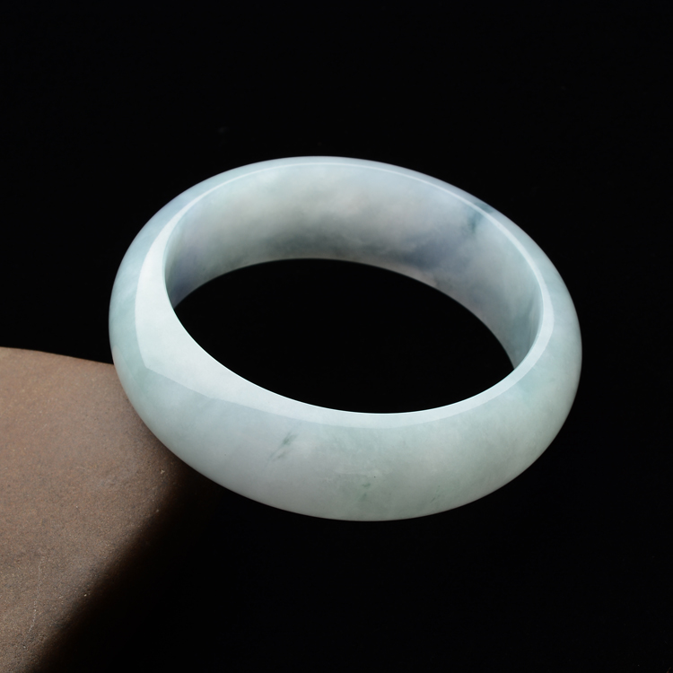 (超值推荐)糯冰种淡晴水略带紫罗兰手镯(60.5mm)