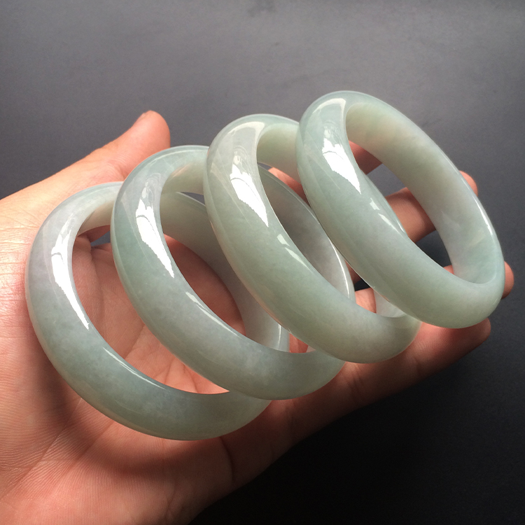 (超值推荐)糯冰种淡晴水手镯(单价)(58.4mm/58.5mm)