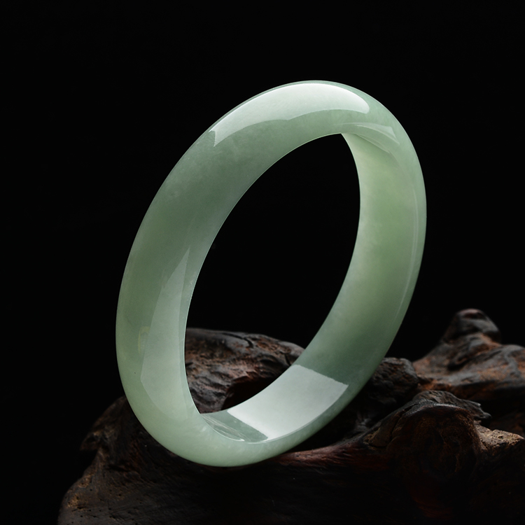 (超值推荐)糯冰种浅豆色手镯(56mm)