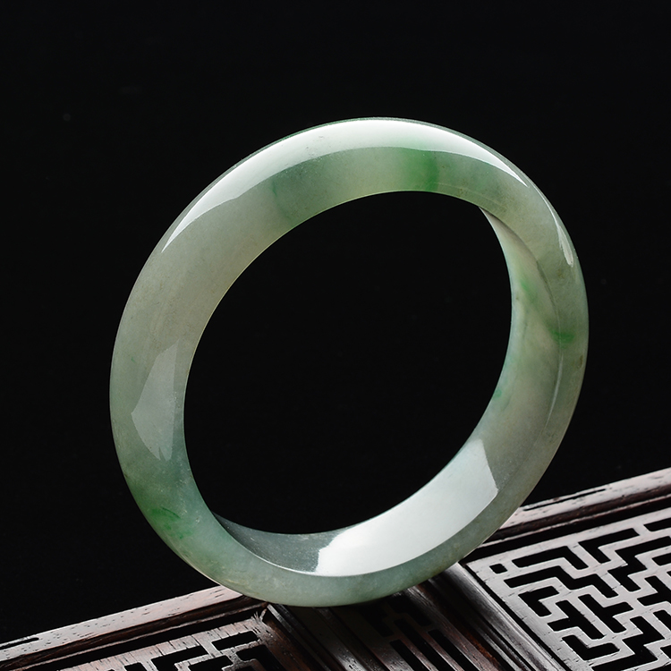 (超值推荐)糯冰晴水飘花手镯(58mm)