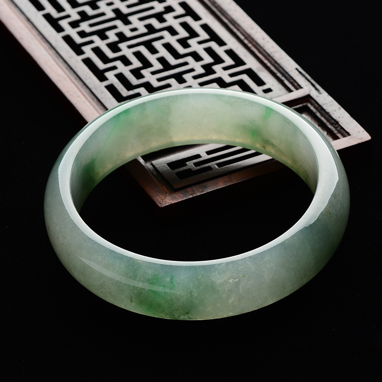 (超值推荐)糯冰晴水飘花手镯(58mm)