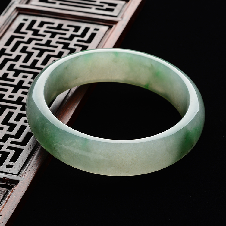(超值推荐)糯冰晴水飘花手镯(58mm)