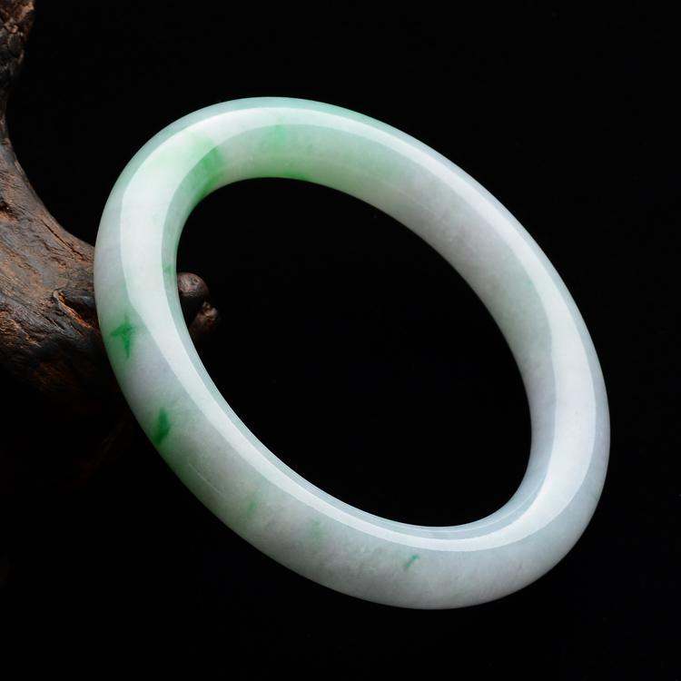 (超值推荐)糯冰种飘翠圆条手镯(57.2mm)