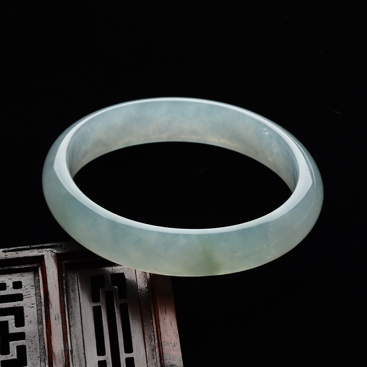 (超值推荐)冰种略飘花贵妃镯(57.6mm-52mm)
