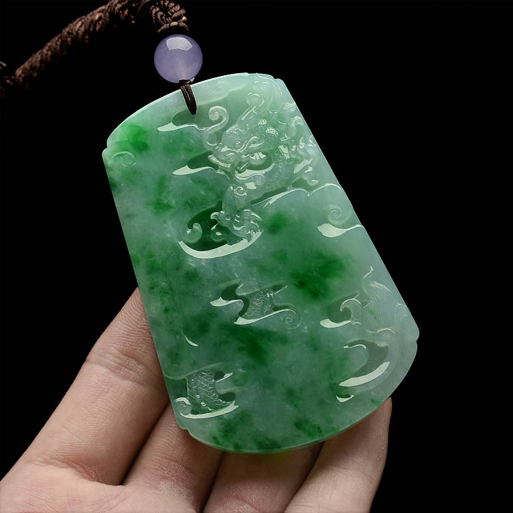 （超值推荐）糯冰种阳绿龙牌