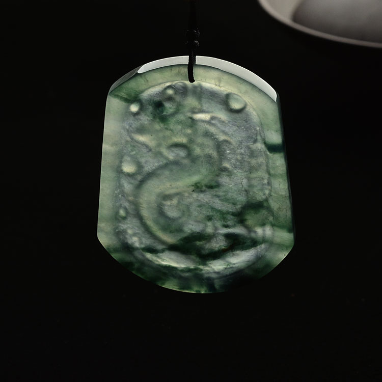 (超值推荐)冰种飘花龙牌挂件