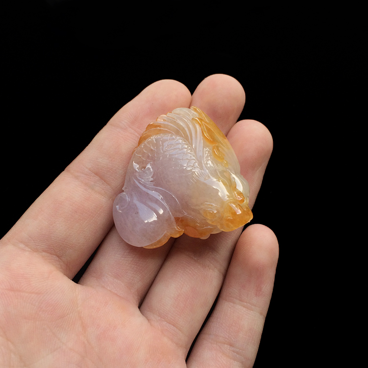 （超值推荐）糯冰种黄翡紫罗兰龙头鱼挂件