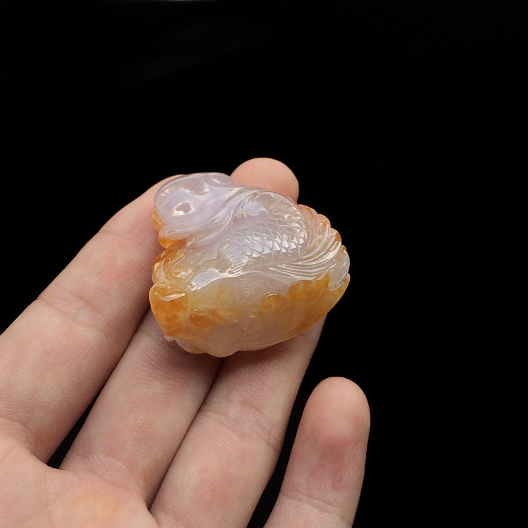 （超值推荐）糯冰种黄翡紫罗兰龙头鱼挂件