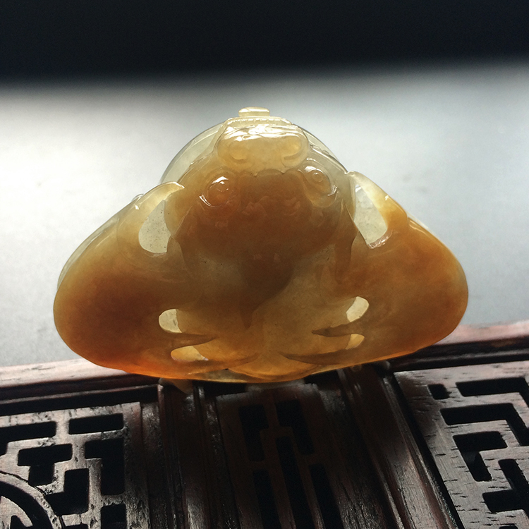 (超值推荐)糯冰种黄翡招财进宝挂件