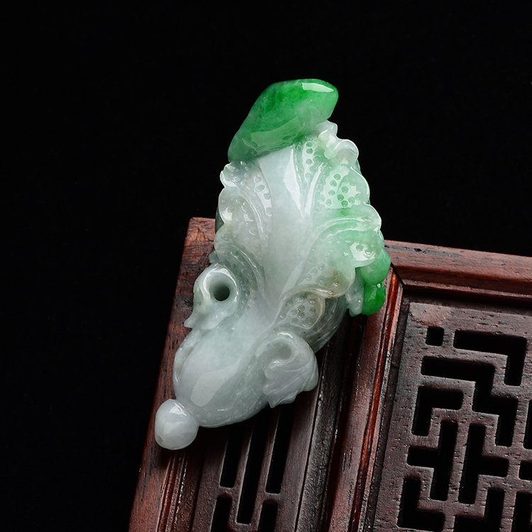 (超值推荐)糯冰种晴水飘翠遇百财挂件