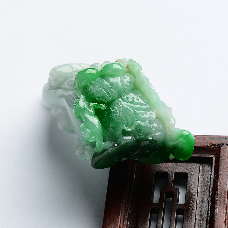 (超值推荐)糯冰种晴水飘翠遇百财挂件