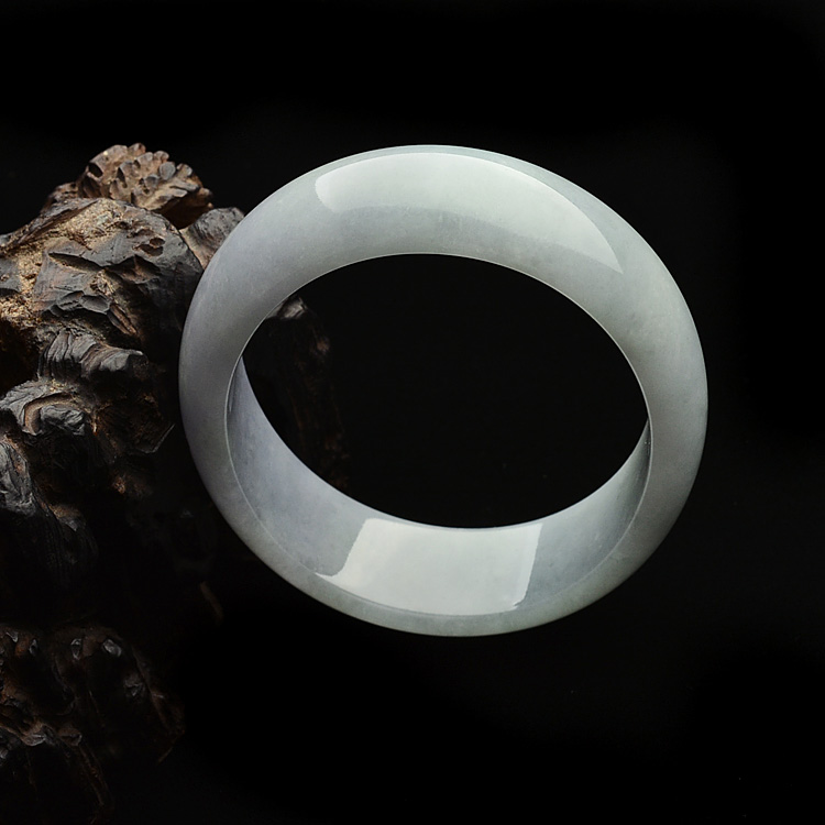 糯冰种晴水淡紫罗兰贵妃镯（50.6mm-57.3mm）